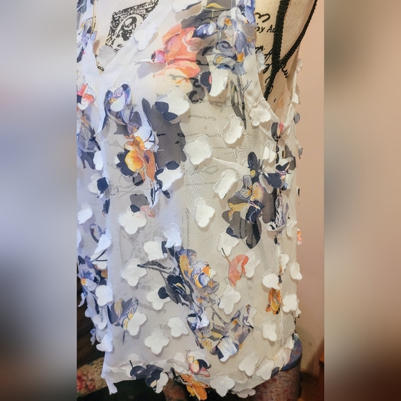 A New Day Floral Applique Sheer V-Neck Pastel Tank Top, White, Medium, NWOT - Picture 4 of 8